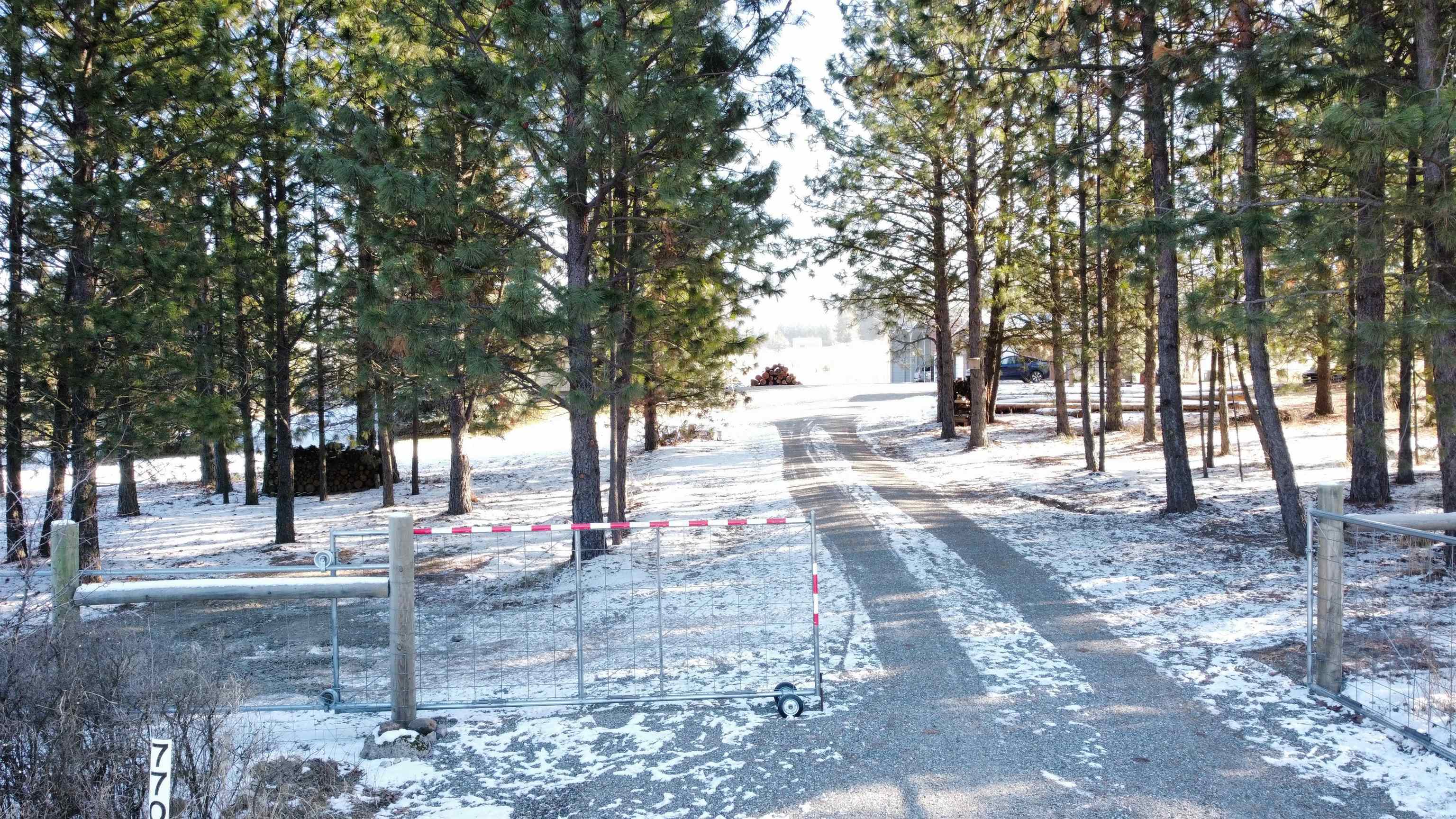 7706 North Adams Road Spokane, WA 99217 - Photo 2 of 48