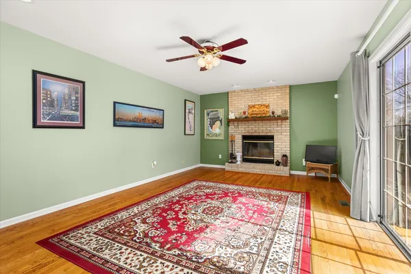$450,000 | 122 Cinderford Court, Oswego, IL 60543
