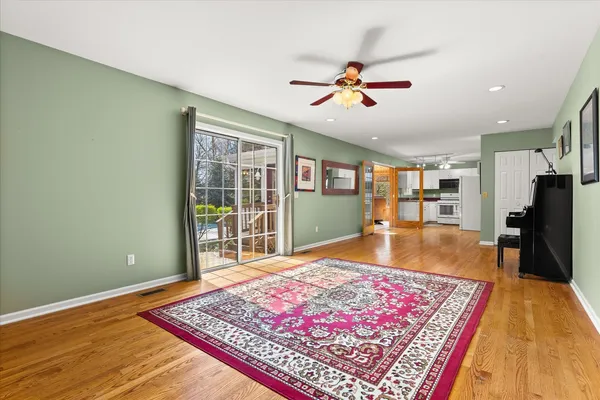 $450,000 | 122 Cinderford Court, Oswego, IL 60543