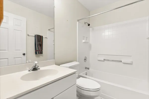 $450,000 | 122 Cinderford Court, Oswego, IL 60543