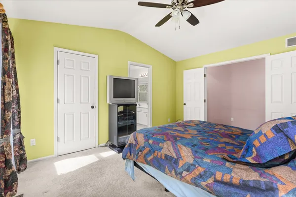 $450,000 | 122 Cinderford Court, Oswego, IL 60543