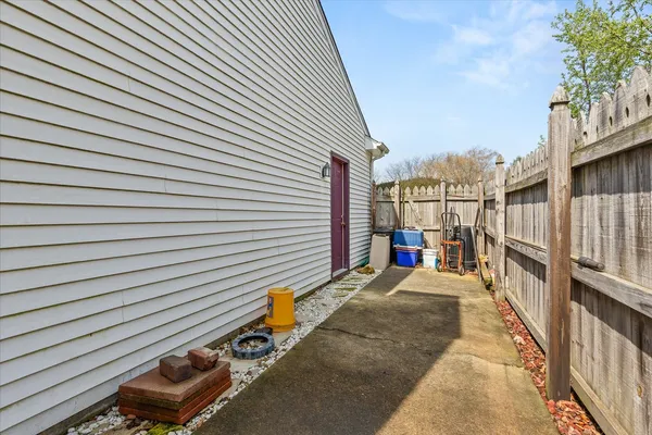 $450,000 | 122 Cinderford Court, Oswego, IL 60543