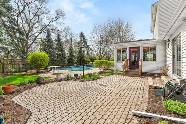 $450,000 | 122 Cinderford Court, Oswego, IL 60543