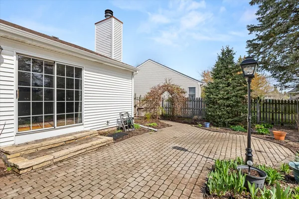 $450,000 | 122 Cinderford Court, Oswego, IL 60543