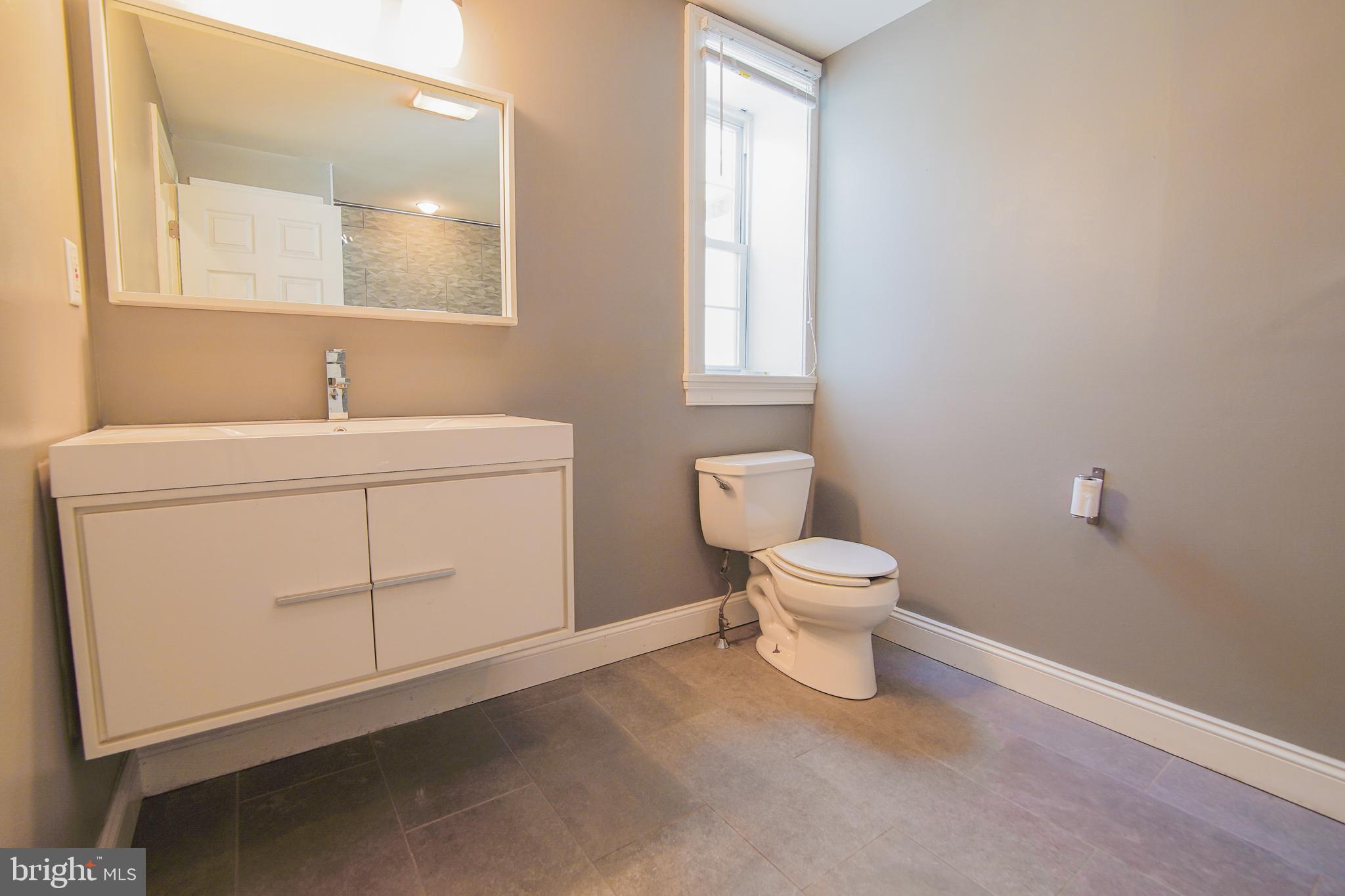 1919 Parrish Street Philadelphia, PA 19130 - Photo 15 of 29 2nd Fl Guest Bathroom