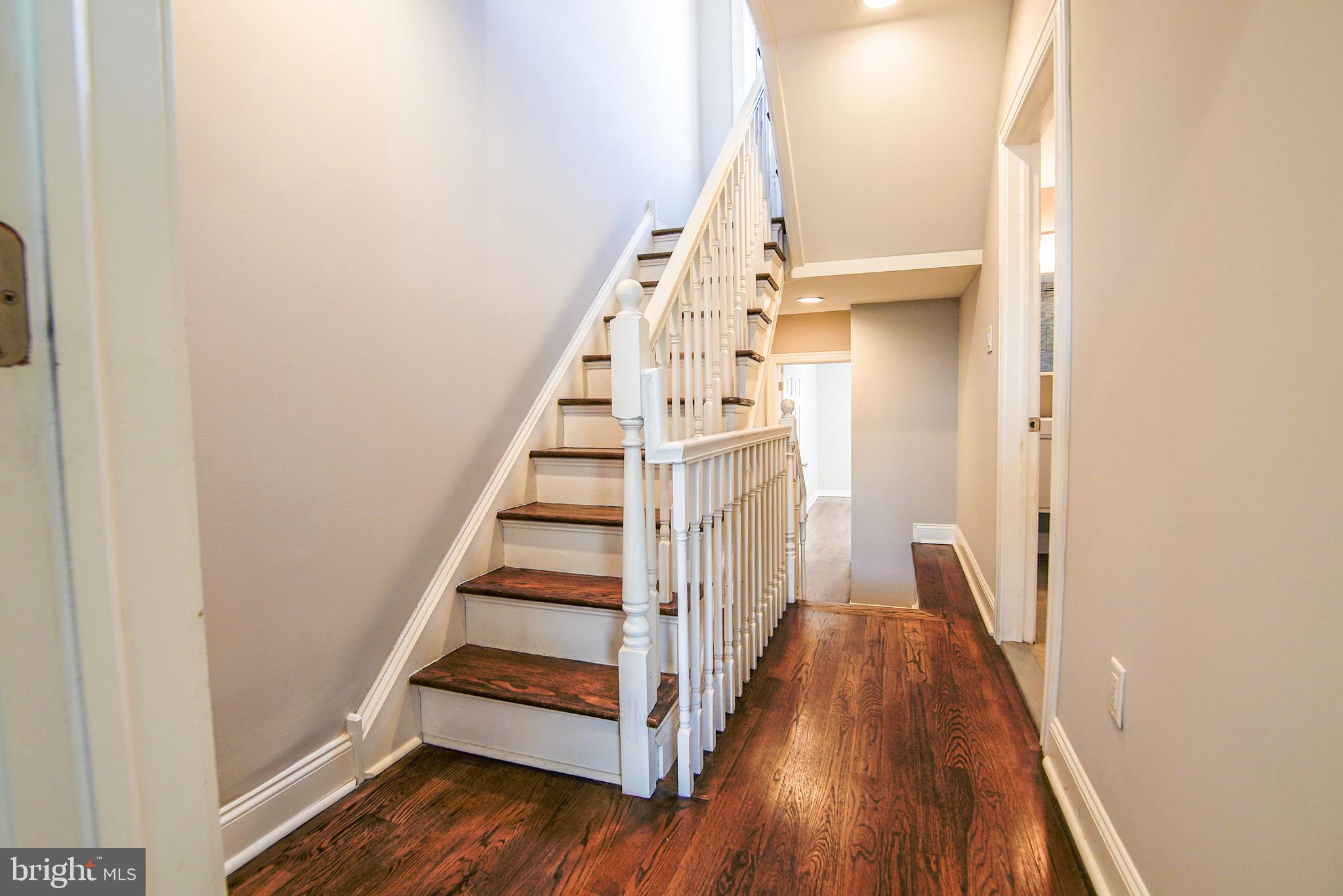1919 Parrish Street Philadelphia, PA 19130 - Photo 19 of 29 2nd Fl Hallway