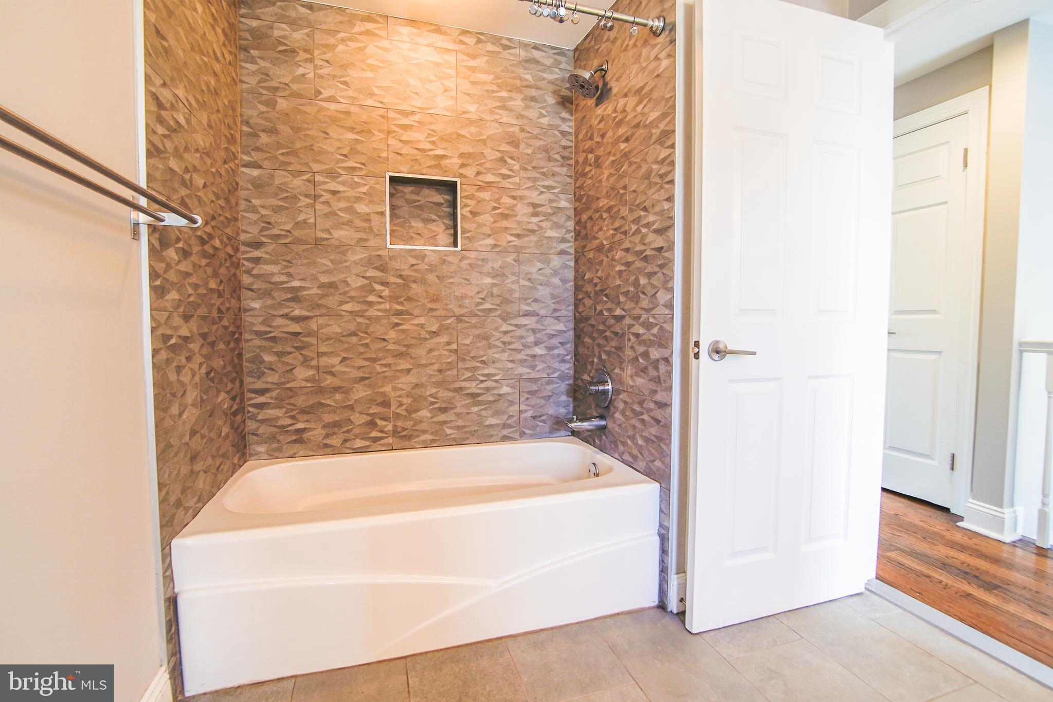 1919 Parrish Street Philadelphia, PA 19130 - Photo 21 of 29 3rd Fl Master Bathroom