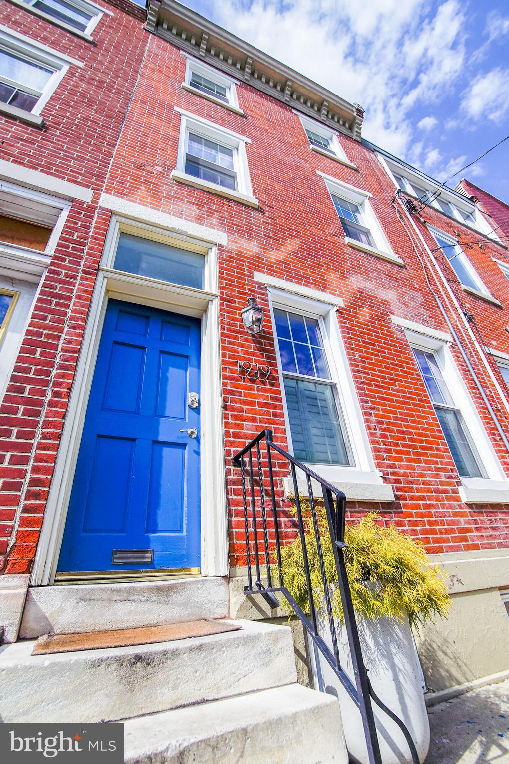 1919 Parrish Street Philadelphia, PA 19130 - Photo 29 of 29 Exterior Front