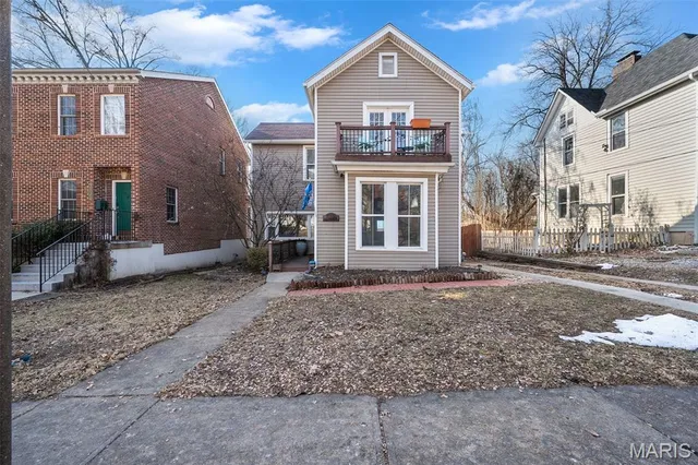 $379,900 | 2029 Forest Avenue, St. Louis, MO 63139