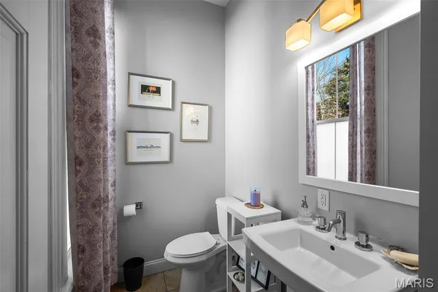 $379,900 | 2029 Forest Avenue, St. Louis, MO 63139