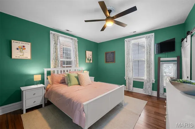 $379,900 | 2029 Forest Avenue, St. Louis, MO 63139