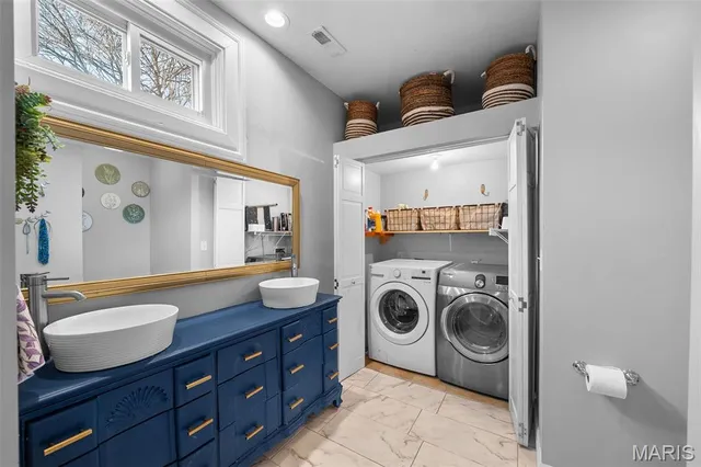 $379,900 | 2029 Forest Avenue, St. Louis, MO 63139