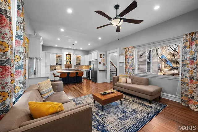 $379,900 | 2029 Forest Avenue, St. Louis, MO 63139