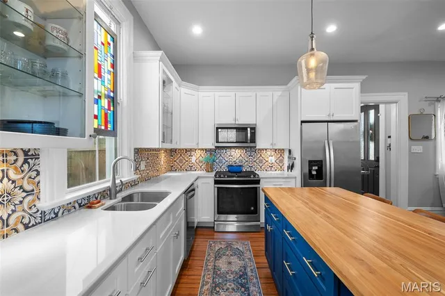 $379,900 | 2029 Forest Avenue, St. Louis, MO 63139