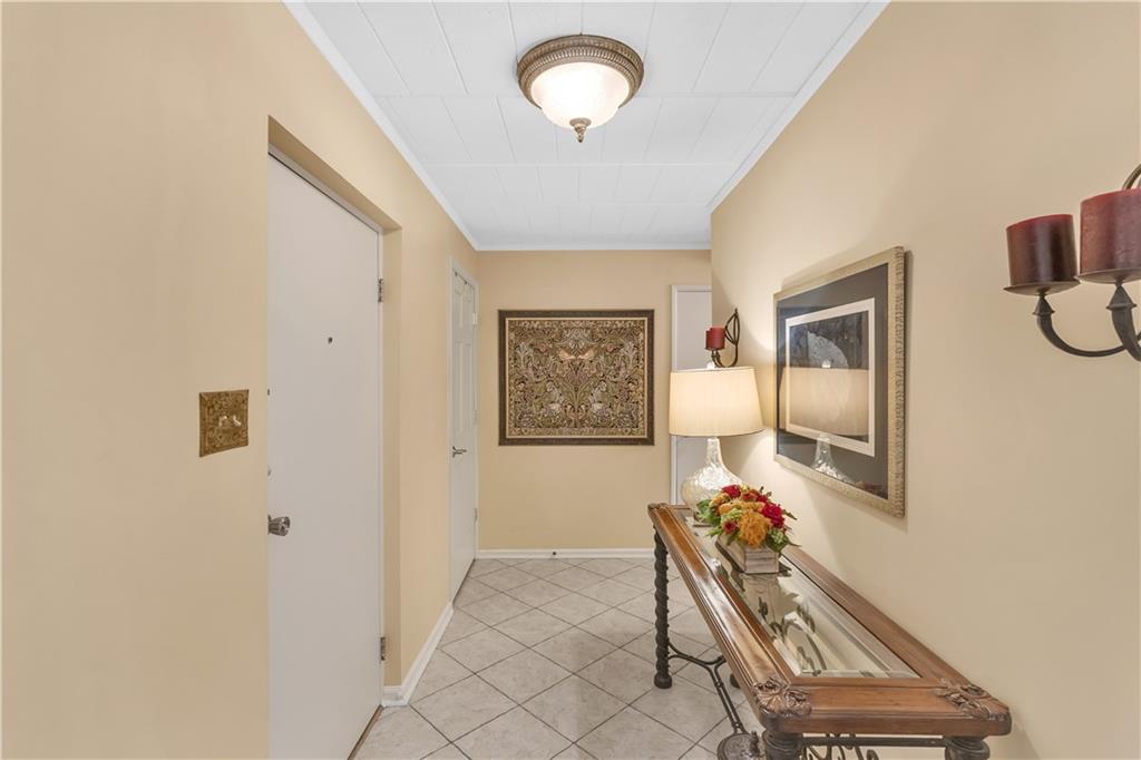 900 Washington Road, Unit 412 Pittsburgh, PA 15228 - Photo 4 of 34 a room with furniture and a window