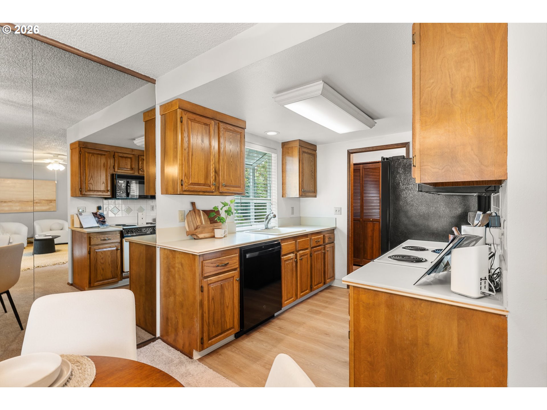 10935 Southwest Meadowbrook Drive Portland, OR 97224 - Photo 10 of 21
