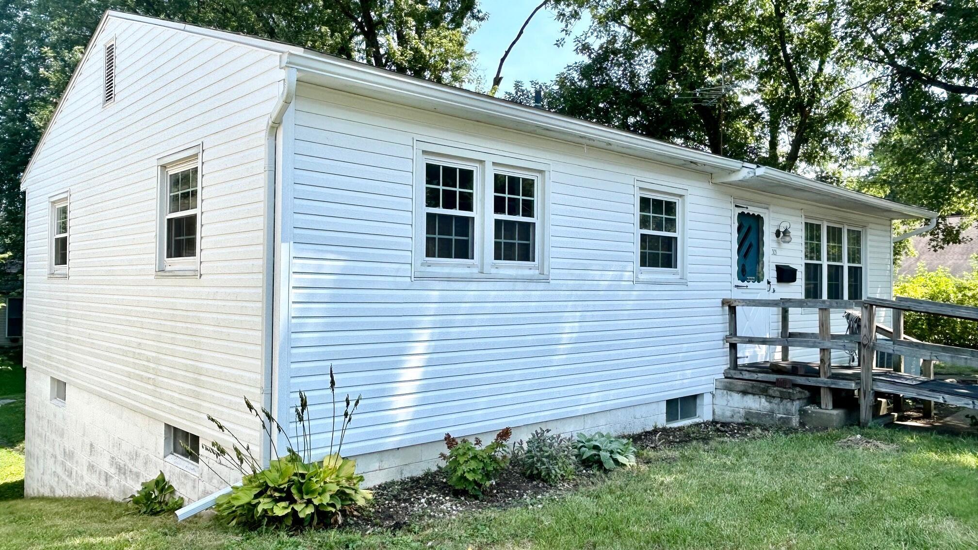 303 Spring Street Lancaster, OH 43130 - Photo 3 of 27 Angle View 2