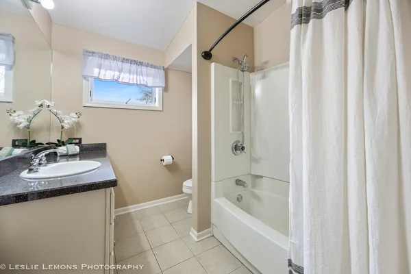 $420,000 | 221 69th Street, Darien, IL 60561