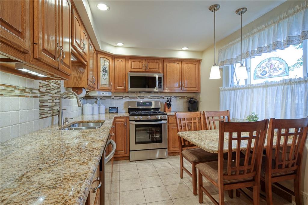 136 Hillendale Road Pittsburgh, PA 15237 - Photo 4 of 25
