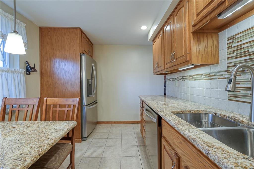136 Hillendale Road Pittsburgh, PA 15237 - Photo 5 of 25