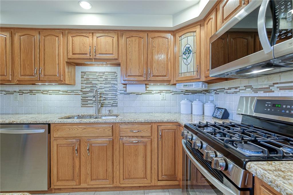 136 Hillendale Road Pittsburgh, PA 15237 - Photo 6 of 25