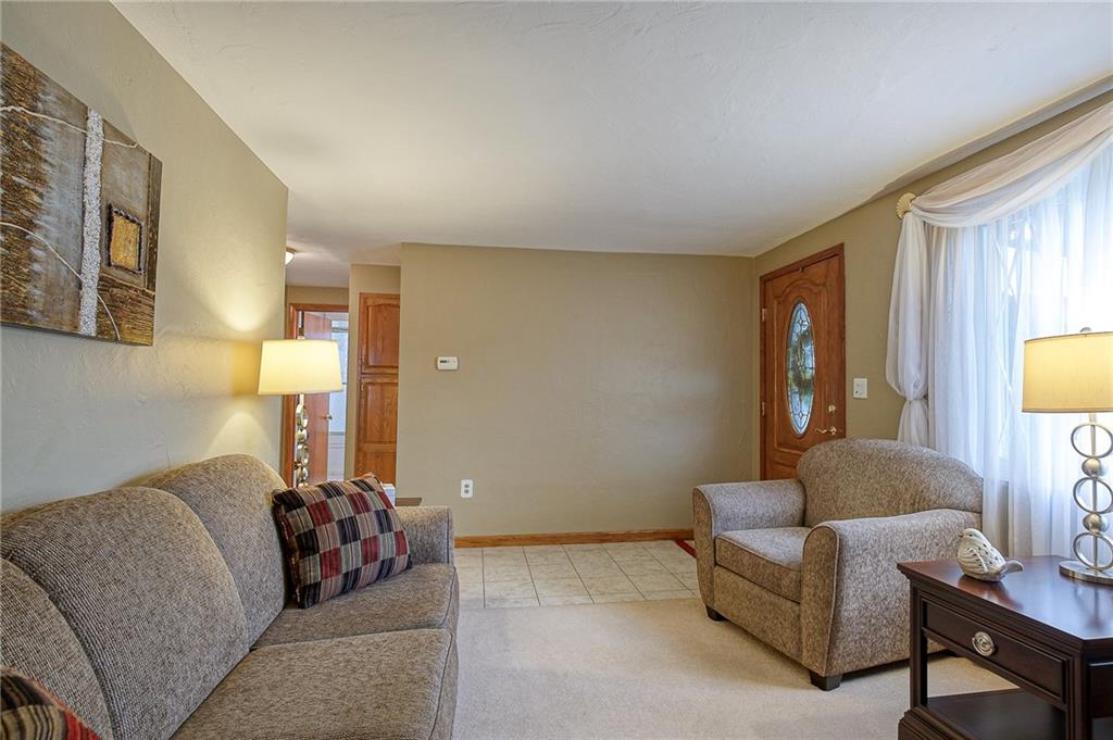 136 Hillendale Road Pittsburgh, PA 15237 - Photo 8 of 25