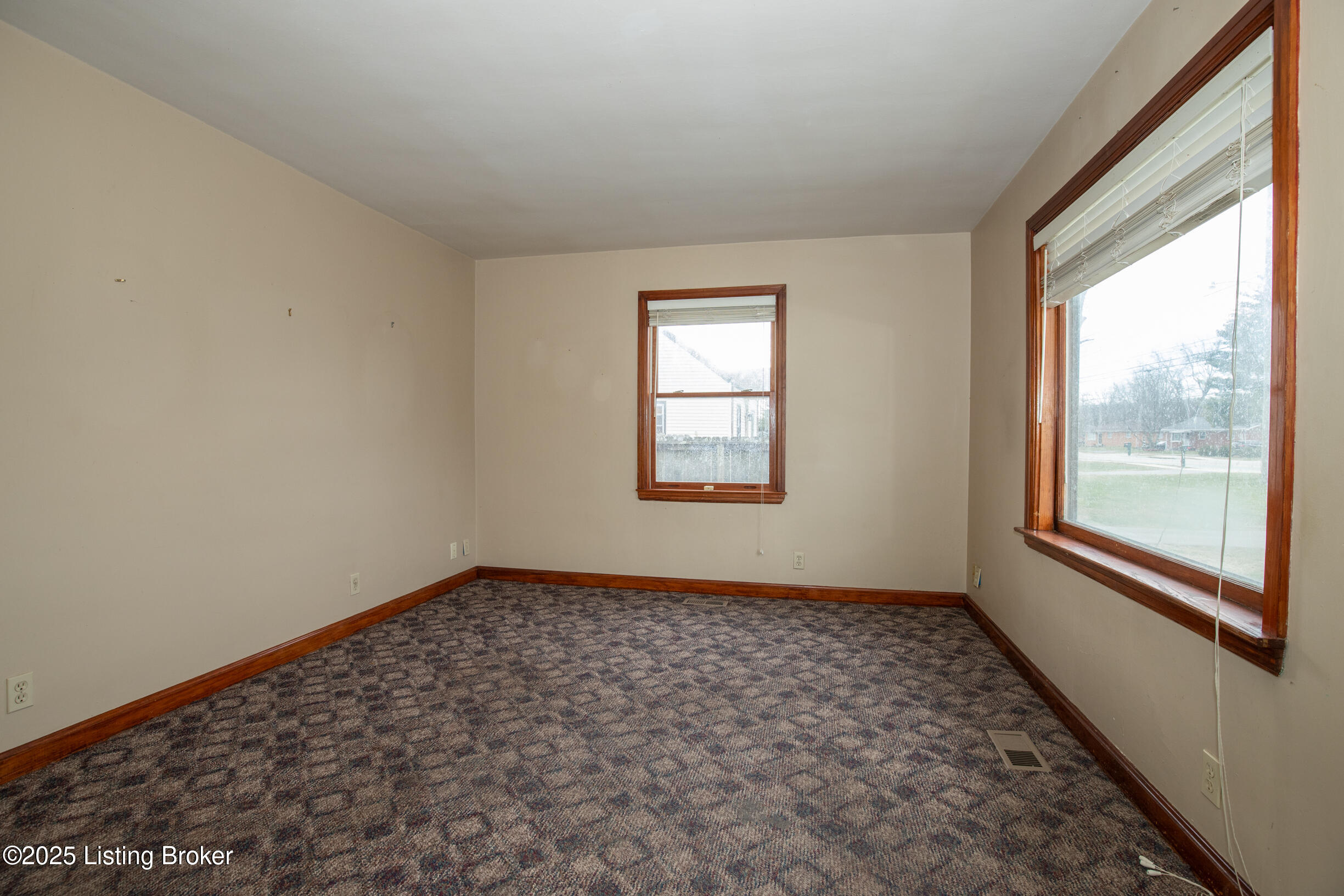 8607 Blue Lick Road Louisville, KY 40219 - Photo 12 of 45 8607 Blue Lick-1297
