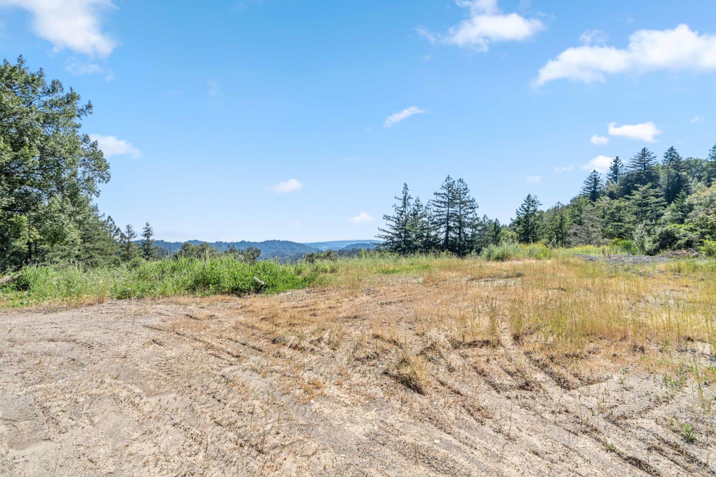 22981 Highway 17 Los Gatos, CA 95033 - Photo 11 of 23 a view of a field with an ocean