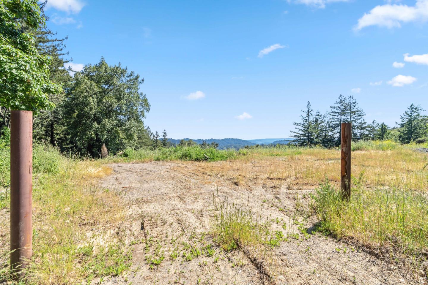 22981 Highway 17 Los Gatos, CA 95033 - Photo 7 of 23 a view of an ocean and beach