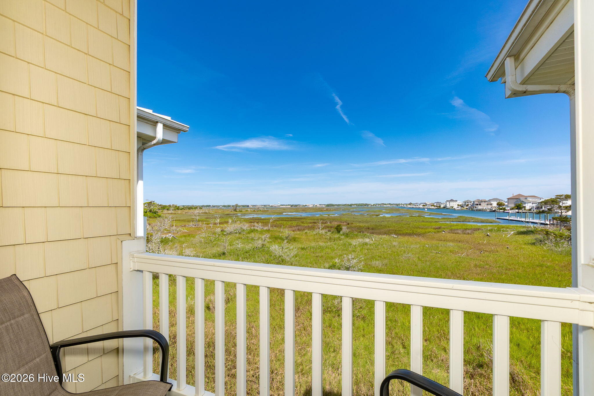 602 West Fort Macon Road, Unit 232 Atlantic Beach, NC 28512 - Photo 2 of 36 16-web-or-mls-chadwick-visuals-palm-suit