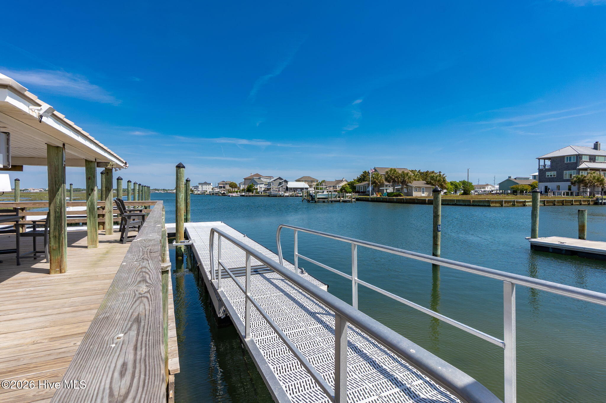 602 West Fort Macon Road, Unit 232 Atlantic Beach, NC 28512 - Photo 22 of 36 28-web-or-mls-chadwick-visuals-palm-suit