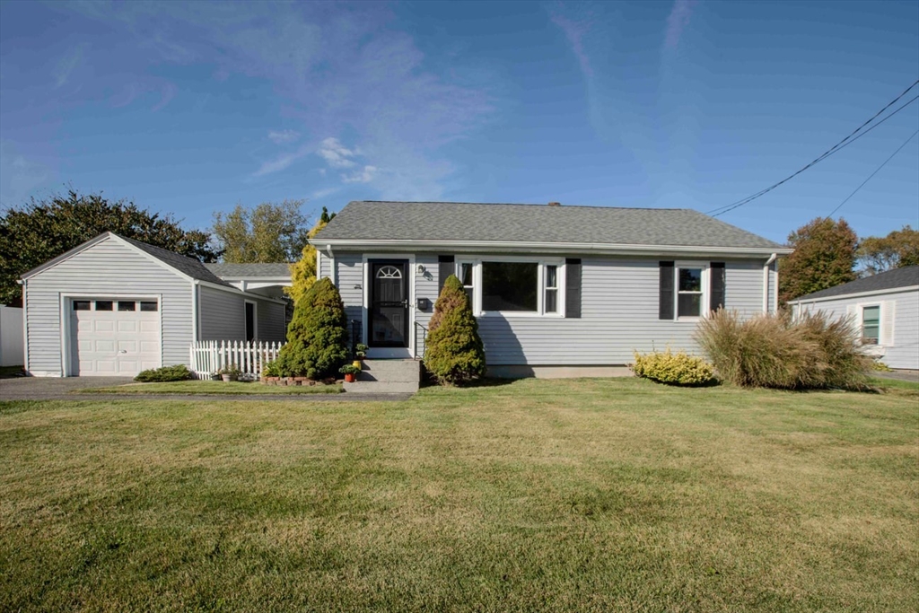 73 Bourne Road Swansea, MA 02777 - Photo 1 of 25 Gallery Image 1