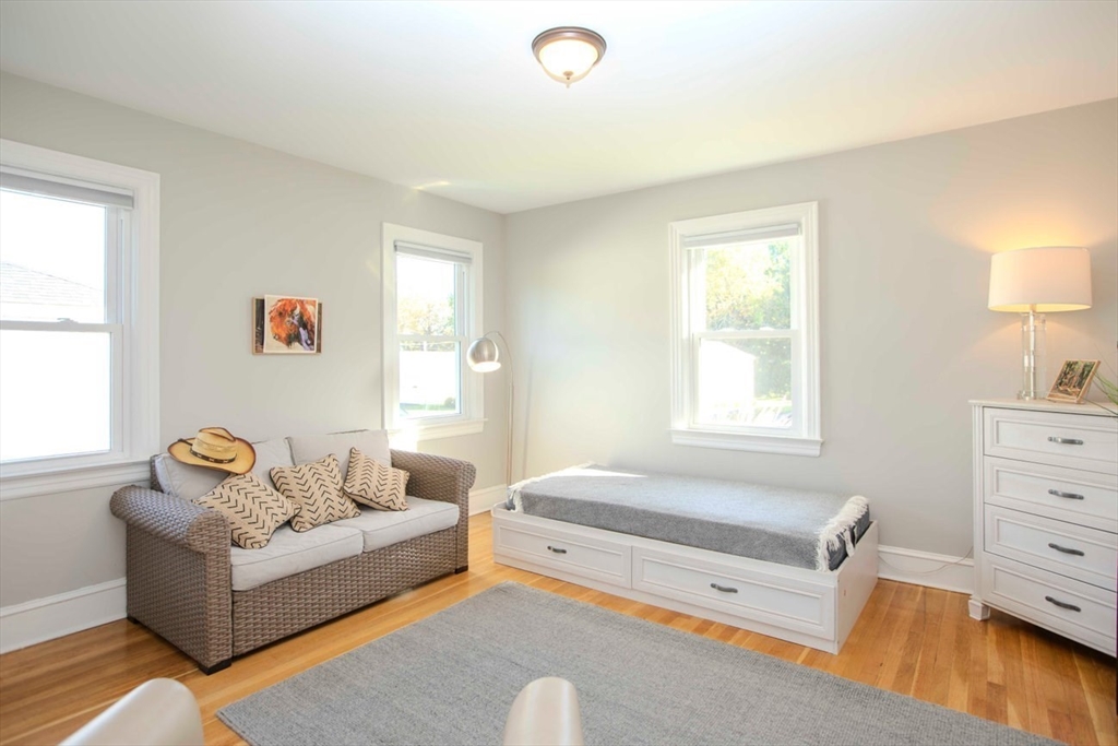 73 Bourne Road Swansea, MA 02777 - Photo 15 of 25 Gallery Image 15