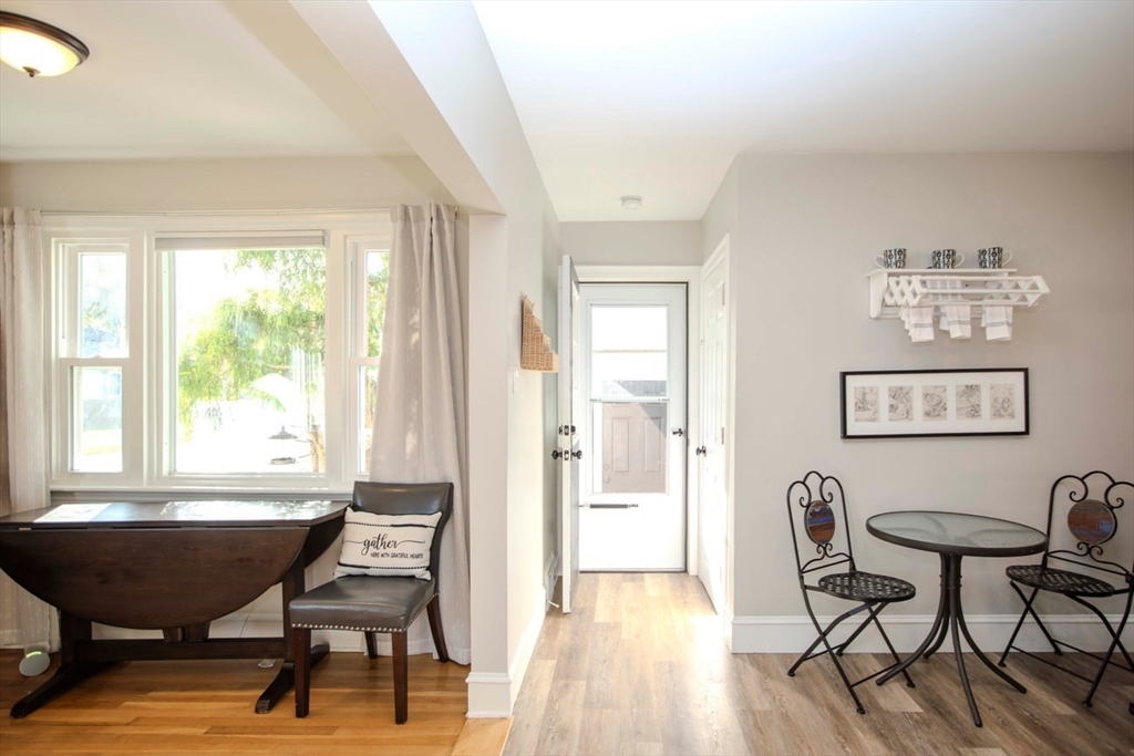 73 Bourne Road Swansea, MA 02777 - Photo 8 of 25 Gallery Image 8