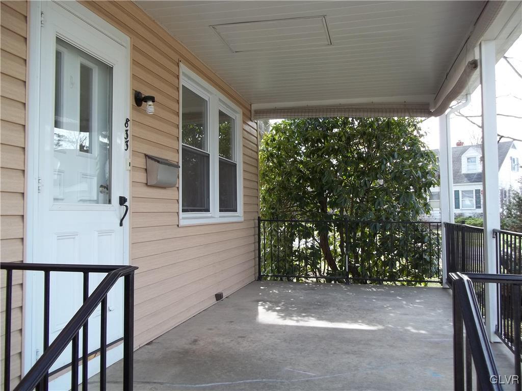 833 Magnolia Road Hellertown, PA 18055 - Photo 2 of 16 Gallery Image 2