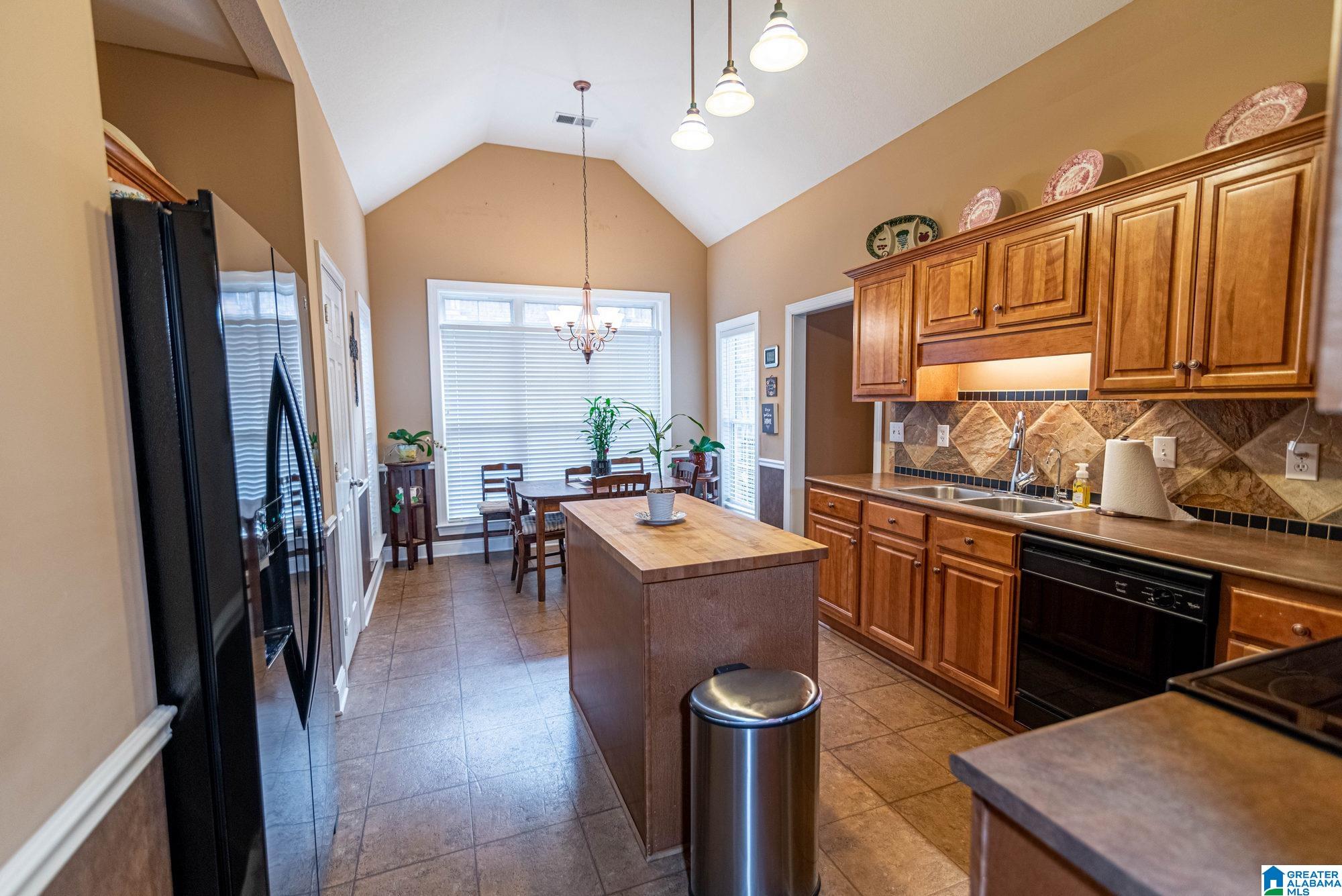 140 Cove Lane Pelham, AL 35124 - Photo 8 of 35