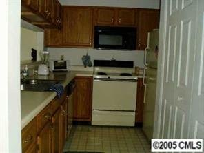 19823 Henderson Road, Unit D Cornelius, NC 28031 - Photo 5 of 8 Gallery Image 5