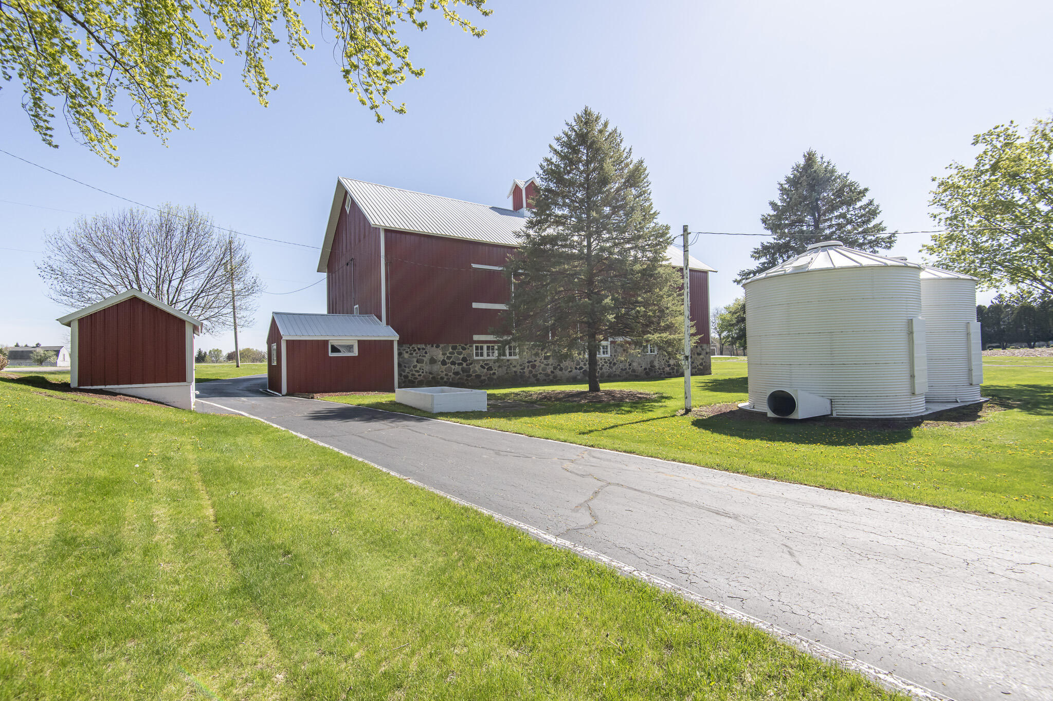 W1048 Concord Center Drive Concord, WI 53178 - Photo 14 of 31 11