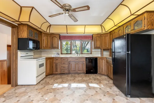 $1,800,000 | W1048 Concord Center Drive, Concord, WI 53178