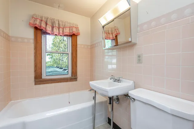 $1,800,000 | W1048 Concord Center Drive, Concord, WI 53178