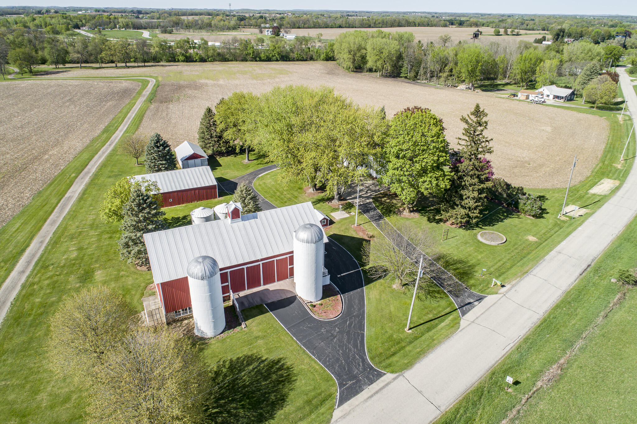 W1048 Concord Center Drive Concord, WI 53178 - Photo 7 of 31 5