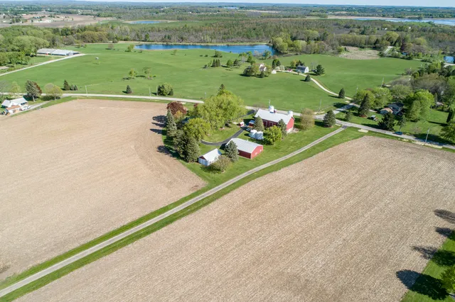 $1,800,000 | W1048 Concord Center Drive, Concord, WI 53178