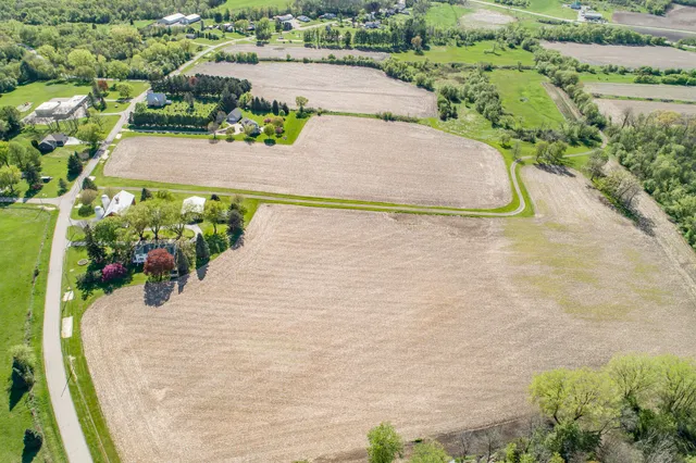 $1,800,000 | W1048 Concord Center Drive, Concord, WI 53178