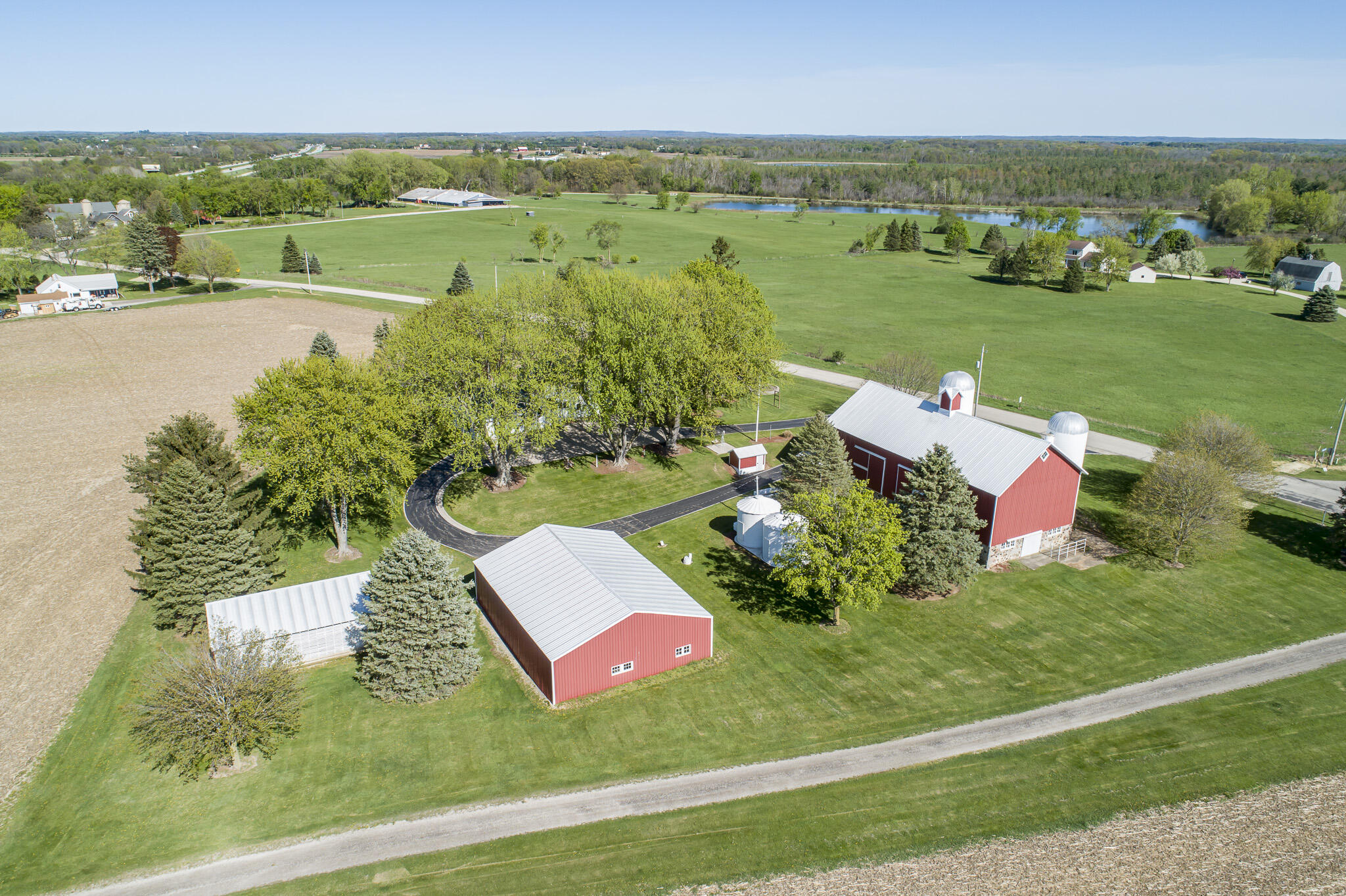 W1048 Concord Center Drive Concord, WI 53178 - Photo 10 of 31 8