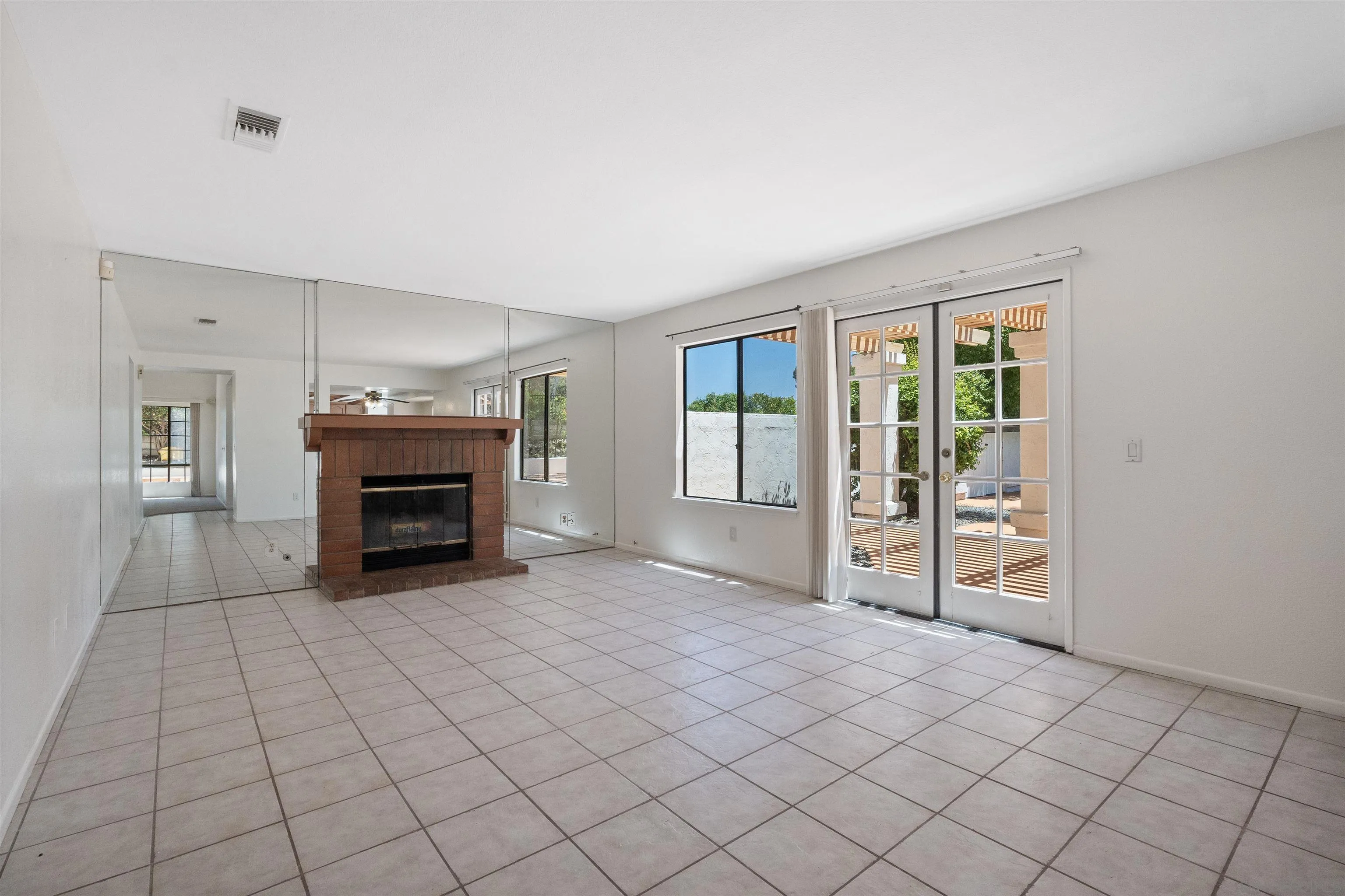 16205 Via Embeleso San Diego, CA 92128 - Photo 11 of 37