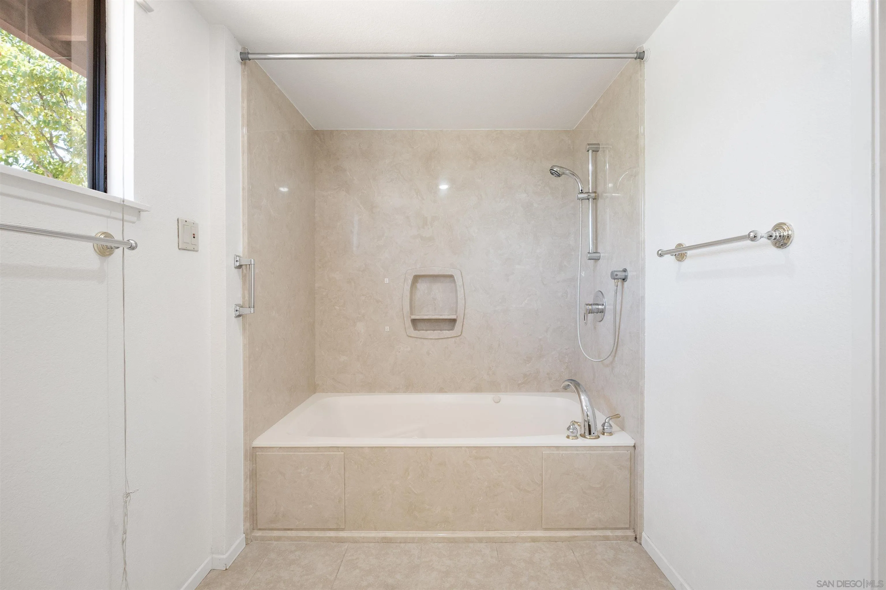 16205 Via Embeleso San Diego, CA 92128 - Photo 27 of 37