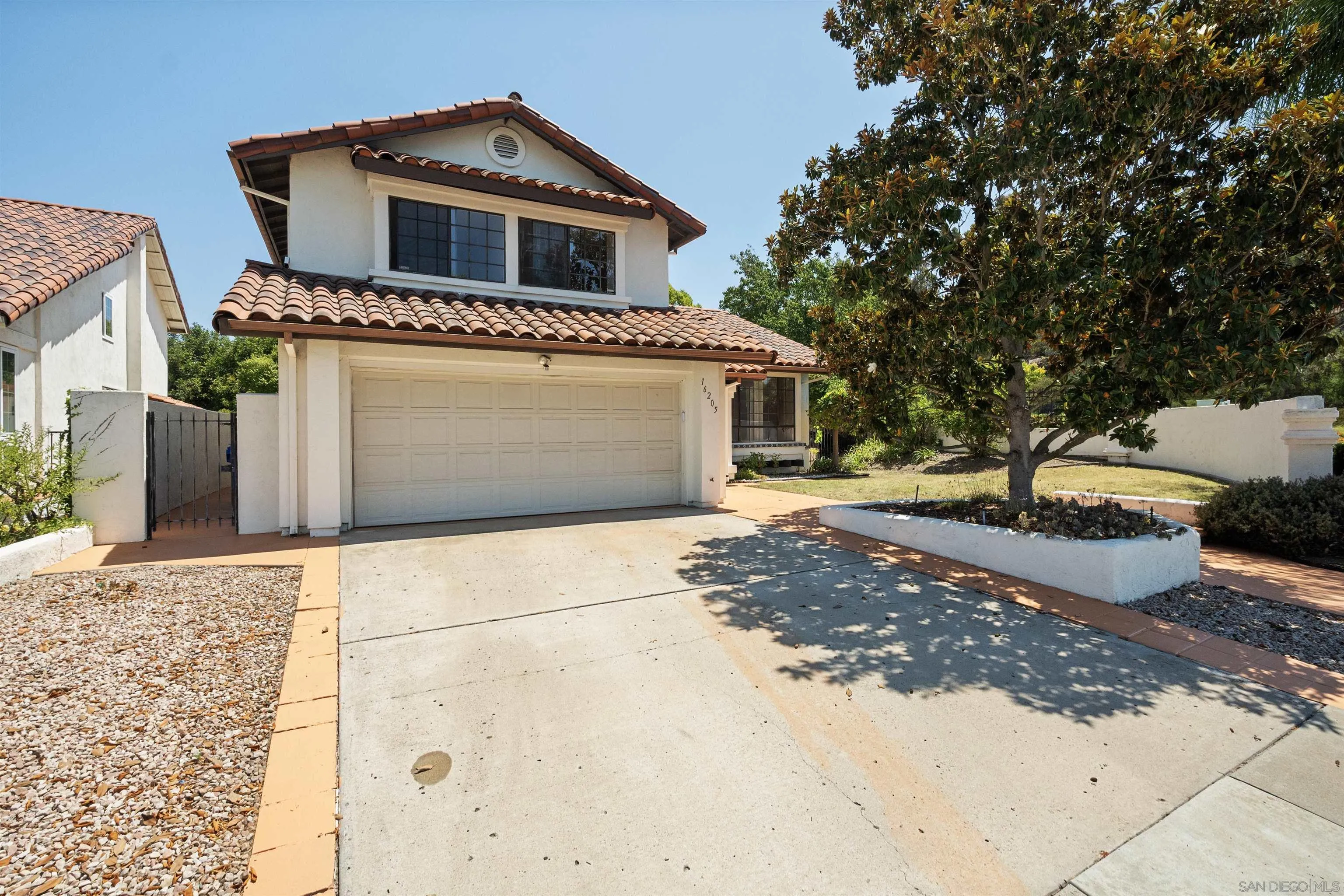 16205 Via Embeleso San Diego, CA 92128 - Photo 4 of 37