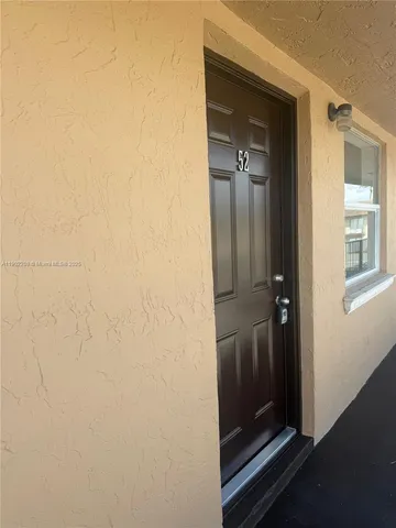 $2,195 | 5461 West 24th Avenue, Unit 52, Hialeah, FL 33016