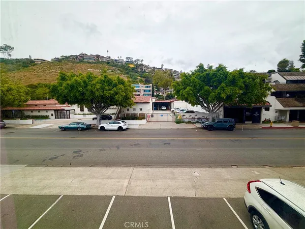 $3,150 | 327 3rd Street, Unit B, Laguna Beach, CA 92651