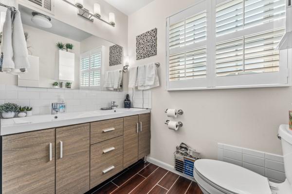 128 Meadowbrook Road Hermitage, PA 16148 - Photo 19 of 32 Main bath has been updated